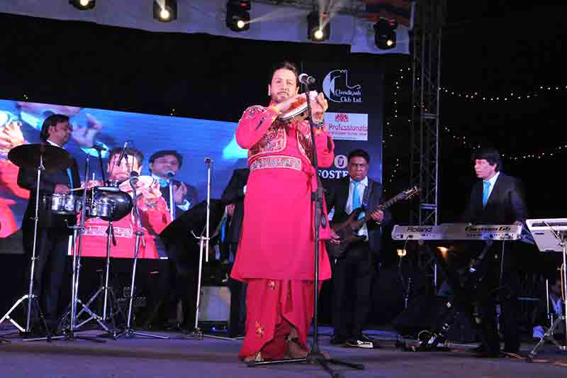 Gurdas Mann Performing At Chandigarh Club